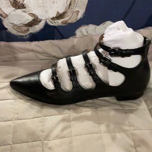 Brand new Frye Sienna Buckle Ballet